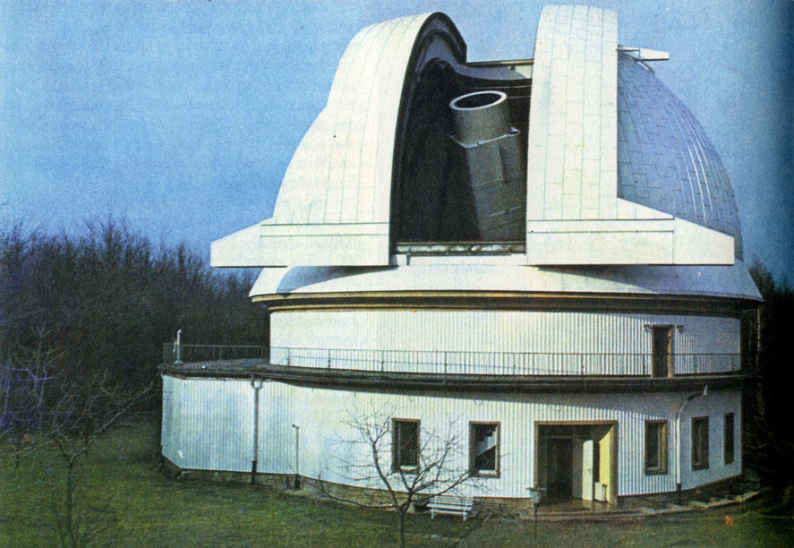 Павильон с куполом для 2-метрового зеркального телескопа в обсерватории Карла Шварцшильда при Академии наук ГДР (Таутенбург, Йена)